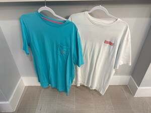 (2) Vineyard Vines T- Shirts Great Condition Size Large